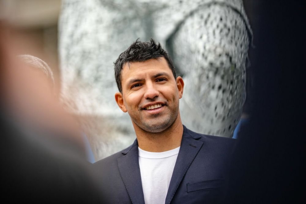 Sergio Aguero, secvențe virale pe Twitter. Fostul fotbalist a realizat un dans african cu un grup de copii_5
