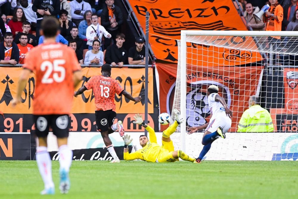 Atacantul de 15 milioane de euro depășit în Ligue 1 doar de Mbappe și Neymar, pus pe picioare de un român: ”L-am făcut fiară!”_5