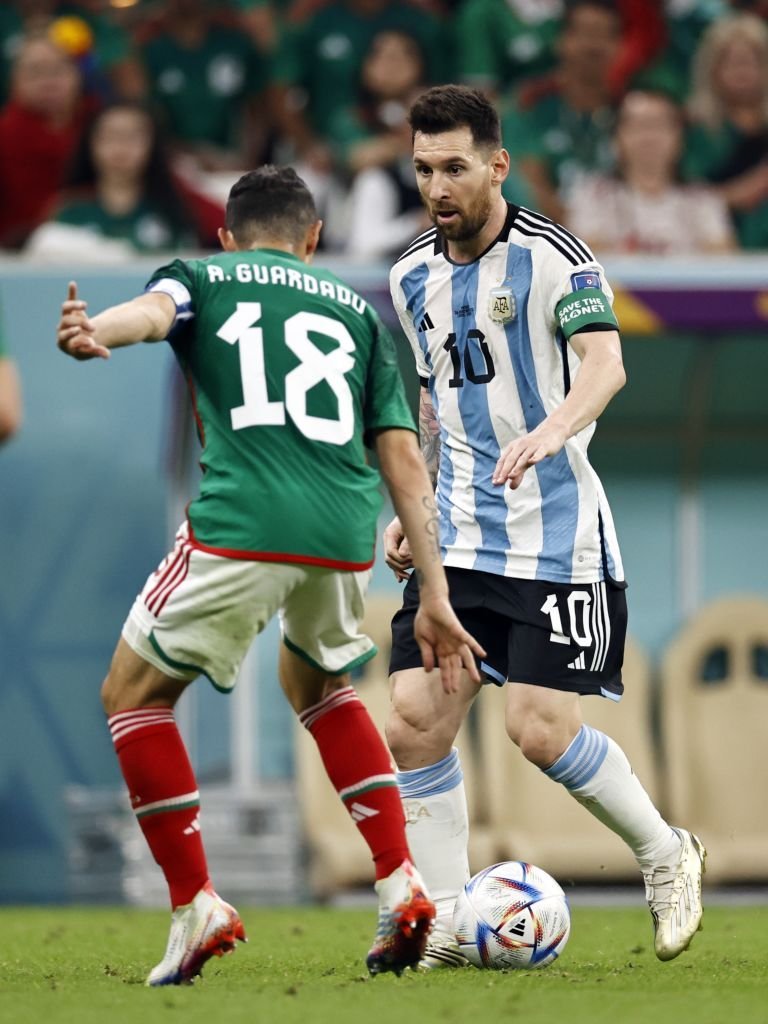 „Nu are habar el! Tricoul ăla era al meu!” Căpitanul Mexicului i-a răspuns boxerului care l-a amenințat pe Leo Messi _3
