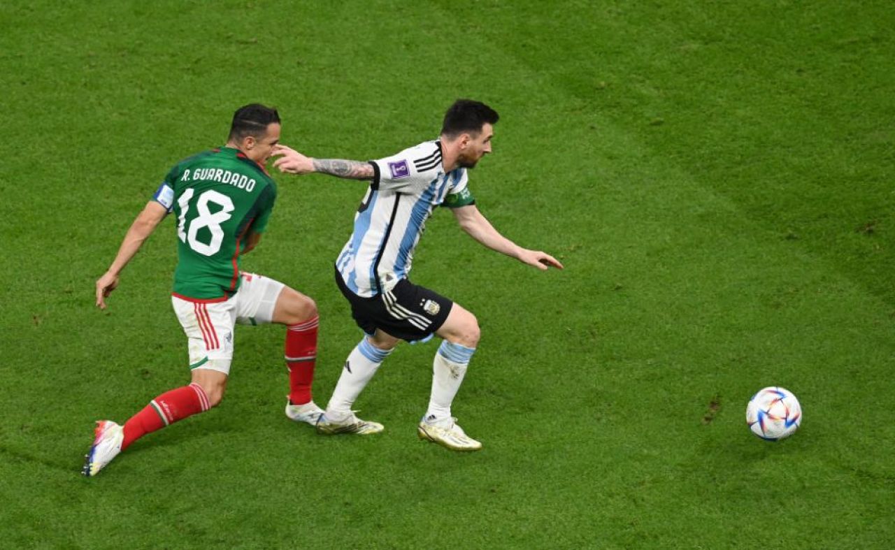 „Nu are habar el! Tricoul ăla era al meu!” Căpitanul Mexicului i-a răspuns boxerului care l-a amenințat pe Leo Messi _4