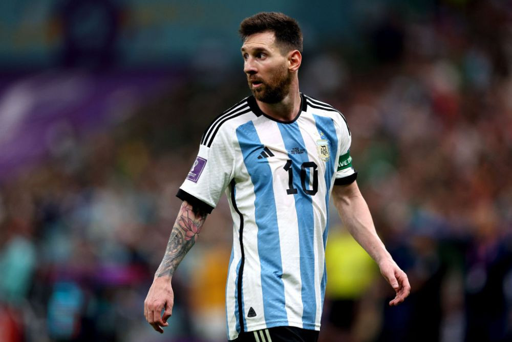 Polonia - Argentina 0-2. Pumele se califică după un meci cu o singură echipă pe teren. Polonezii merg dramatic &icirc;n optimi