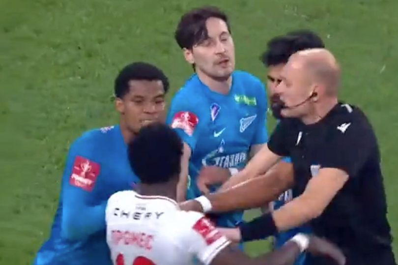 Cine să-i mai &icirc;nțeleagă? Cum au fost surprinși &icirc;n vestiar jucătorii lui Spartak după bătaia, la propriu și la figurat, cu Zenit