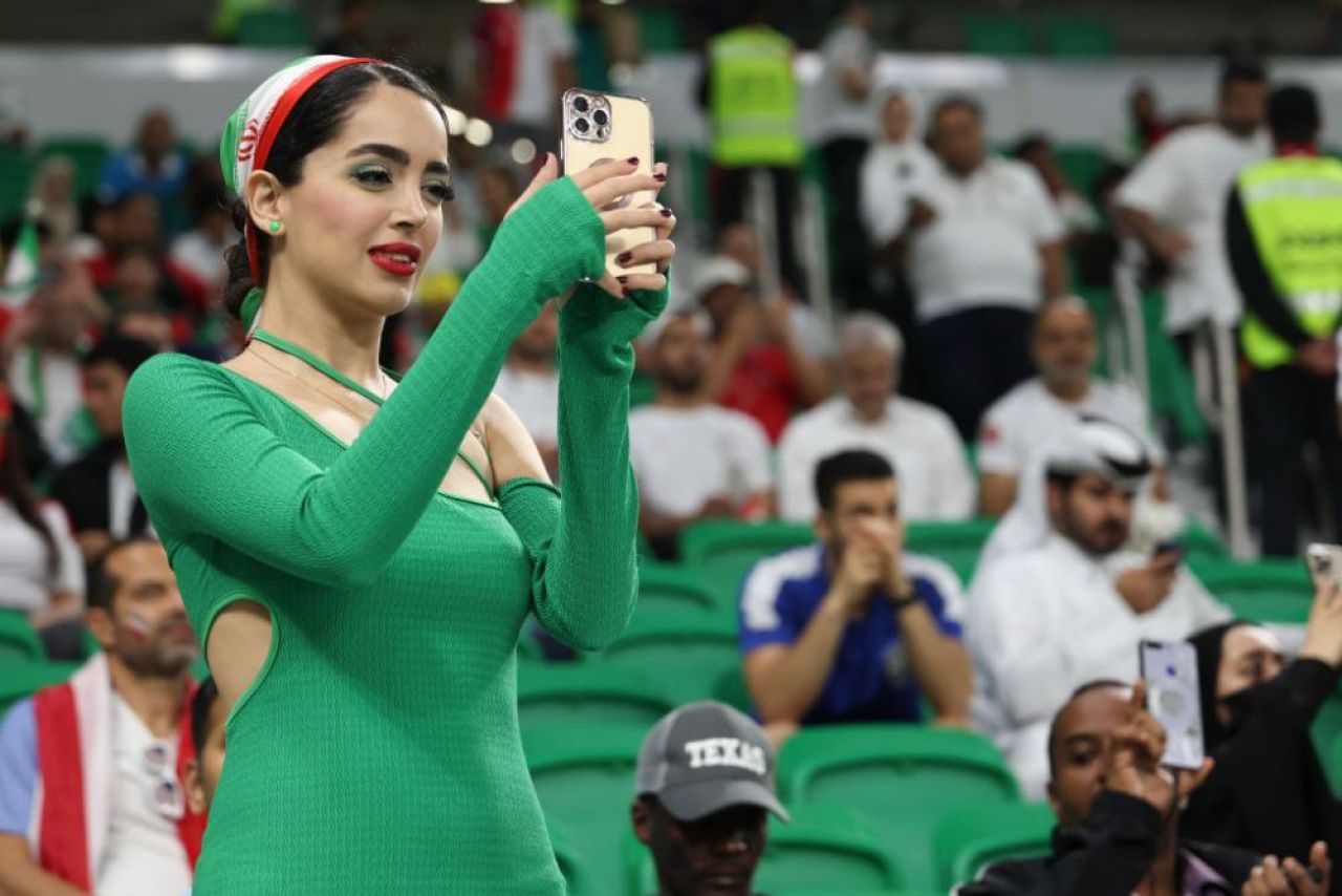 Frumusețile Campionatului Mondial din Qatar! Imagini spectaculoase cu fanele care au făcut senzație în tribune _83
