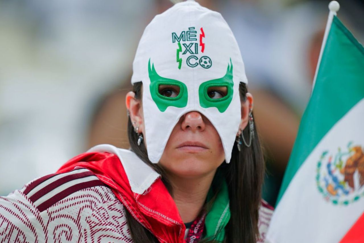 Spectacol de culoare în tribune la partida Arabia Saudită-Mexic. Fanii celor două naționale s-au întrecut în costumații de excepție_20