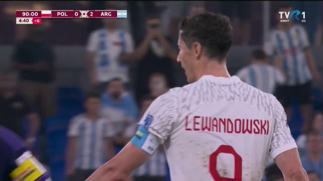 S-a supărat Messi pe Lewandowski că i-a luat locul la Barcelona? Starul argentinian nu a vrut să dea mâna cu atacantul polonez în timpul meciului_5