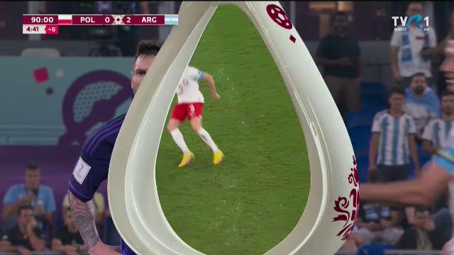 S-a supărat Messi pe Lewandowski că i-a luat locul la Barcelona? Starul argentinian nu a vrut să dea mâna cu atacantul polonez în timpul meciului_12