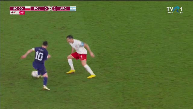 S-a supărat Messi pe Lewandowski că i-a luat locul la Barcelona? Starul argentinian nu a vrut să dea mâna cu atacantul polonez în timpul meciului_13