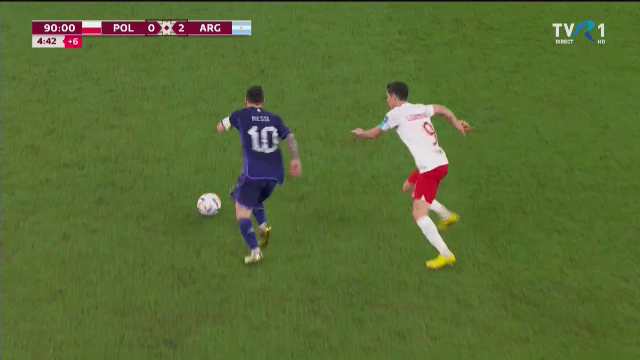 S-a supărat Messi pe Lewandowski că i-a luat locul la Barcelona? Starul argentinian nu a vrut să dea mâna cu atacantul polonez în timpul meciului_14