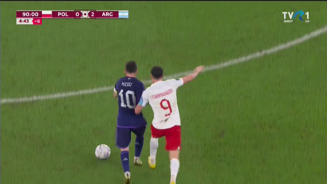 S-a supărat Messi pe Lewandowski că i-a luat locul la Barcelona? Starul argentinian nu a vrut să dea mâna cu atacantul polonez în timpul meciului_15