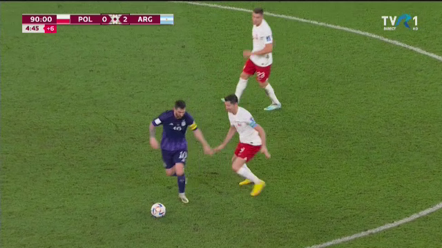 S-a supărat Messi pe Lewandowski că i-a luat locul la Barcelona? Starul argentinian nu a vrut să dea mâna cu atacantul polonez în timpul meciului_18