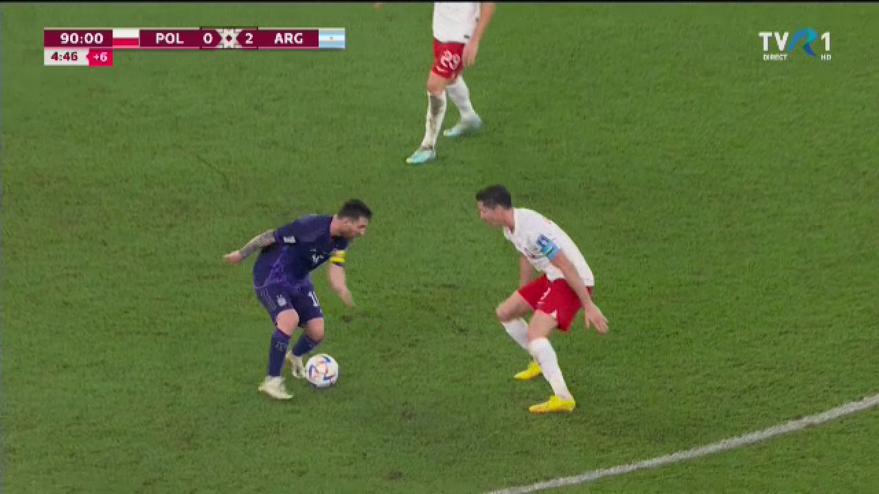 S-a supărat Messi pe Lewandowski că i-a luat locul la Barcelona? Starul argentinian nu a vrut să dea mâna cu atacantul polonez în timpul meciului_21