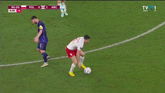 S-a supărat Messi pe Lewandowski că i-a luat locul la Barcelona? Starul argentinian nu a vrut să dea mâna cu atacantul polonez în timpul meciului_25