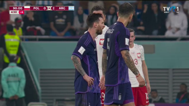 S-a supărat Messi pe Lewandowski că i-a luat locul la Barcelona? Starul argentinian nu a vrut să dea mâna cu atacantul polonez în timpul meciului_26