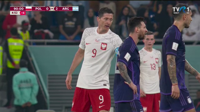 S-a supărat Messi pe Lewandowski că i-a luat locul la Barcelona? Starul argentinian nu a vrut să dea mâna cu atacantul polonez în timpul meciului_30