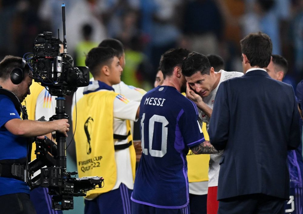 Ce i-a zis Messi lui Lewandowski la final, după ce în timpul meciului Argentina - Polonia l-a lăsat cu mâna întinsă_6