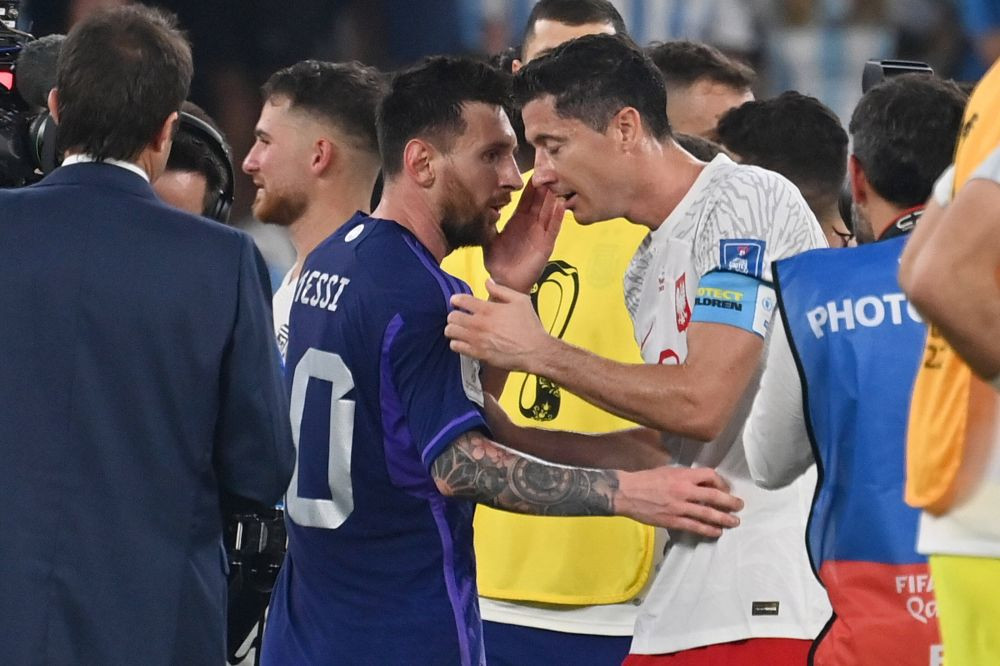 Ce i-a zis Messi lui Lewandowski la final, după ce în timpul meciului Argentina - Polonia l-a lăsat cu mâna întinsă_11