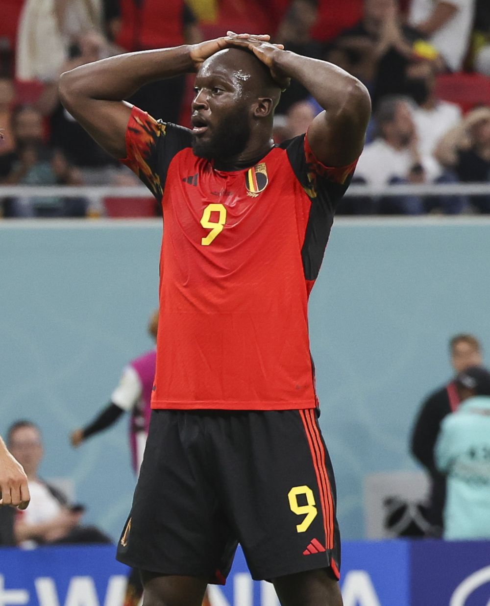 Romelu Lukaku, criză de nervi după ce a întrat în istorie cu ratările sale: a spart un plexiglas și a fost consolat de Henry_1