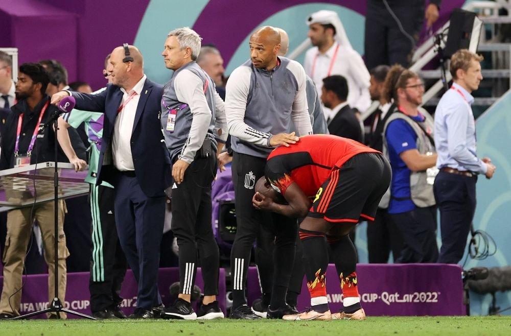 Romelu Lukaku, criză de nervi după ce a întrat în istorie cu ratările sale: a spart un plexiglas și a fost consolat de Henry_2