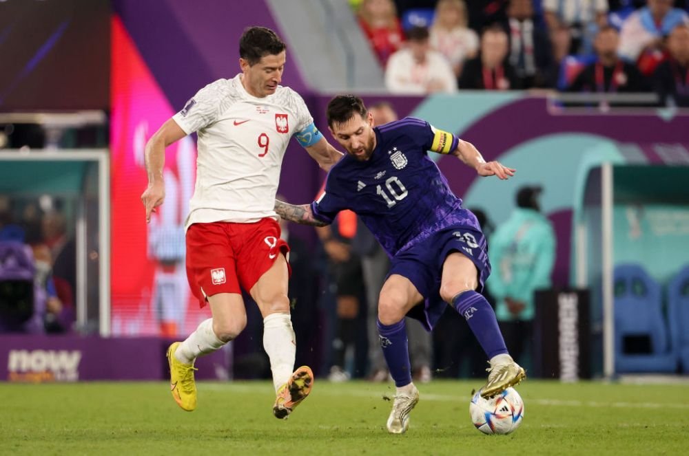 Robert Lewandowski a dezvăluit ce i-a spus lui Leo Messi după ce argentinianul l-a lăsat cu mâna întinsă_3