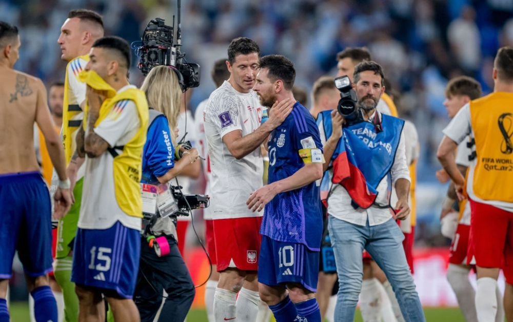 Robert Lewandowski a dezvăluit ce i-a spus lui Leo Messi după ce argentinianul l-a lăsat cu mâna întinsă_5