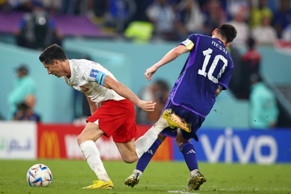 Robert Lewandowski a dezvăluit ce i-a spus lui Leo Messi după ce argentinianul l-a lăsat cu mâna întinsă_12