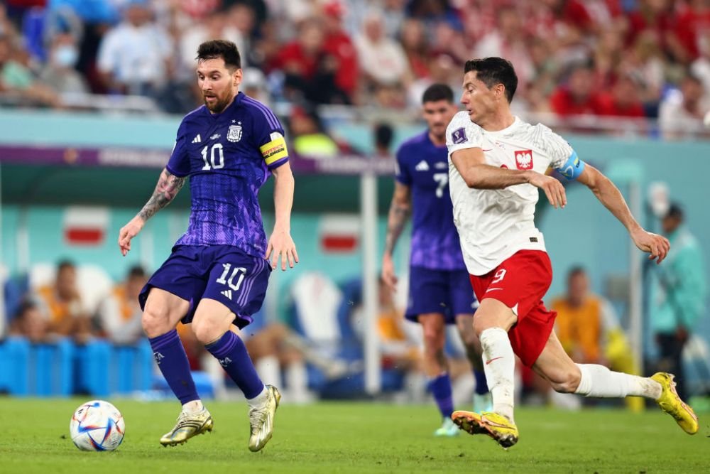 Robert Lewandowski a dezvăluit ce i-a spus lui Leo Messi după ce argentinianul l-a lăsat cu mâna întinsă_13