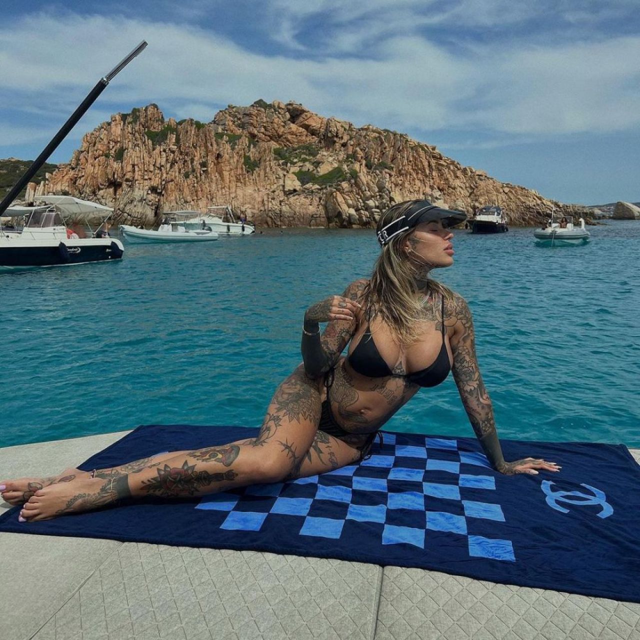 Starul de la Mondial care face senzație cu iubita sa. Are corpul plin de tatuaje și un fizic de model _5