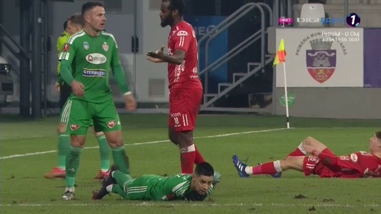 Gest oribil în UTA - Sepsi: Aly Abeid l-a scuipat pe Adnan Aganovic_5