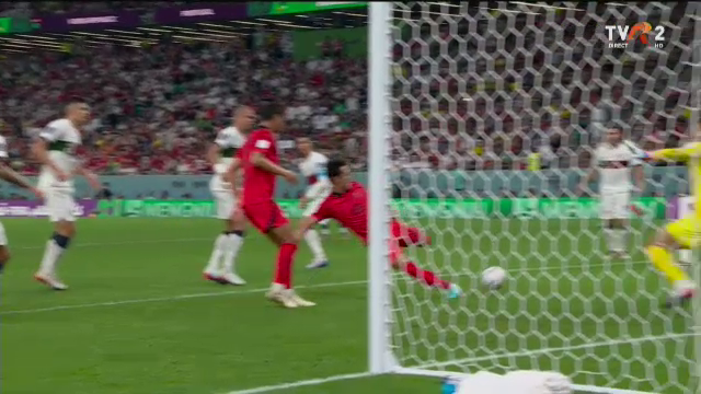 Cristiano Ronaldo, gafă uriașă! Mingea s-a lovit de el și le-a oferit golul ”pe tavă” coreenilor_5