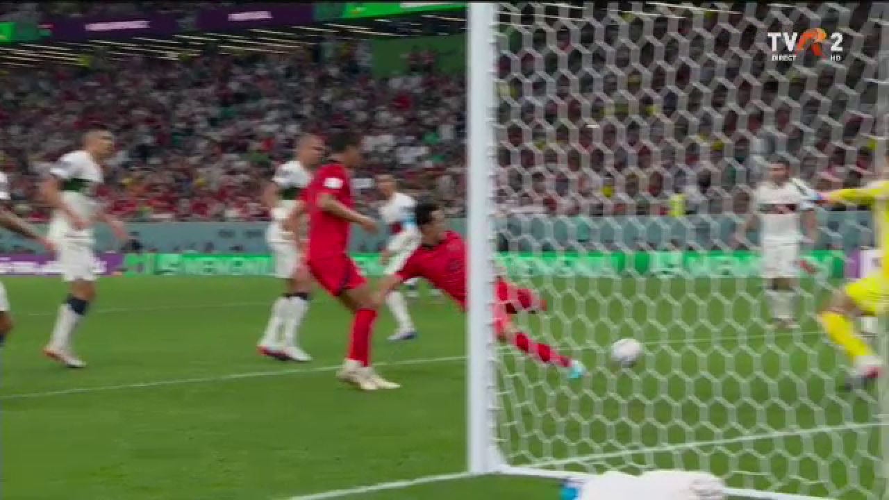 Cristiano Ronaldo, gafă uriașă! Mingea s-a lovit de el și le-a oferit golul ”pe tavă” coreenilor_5