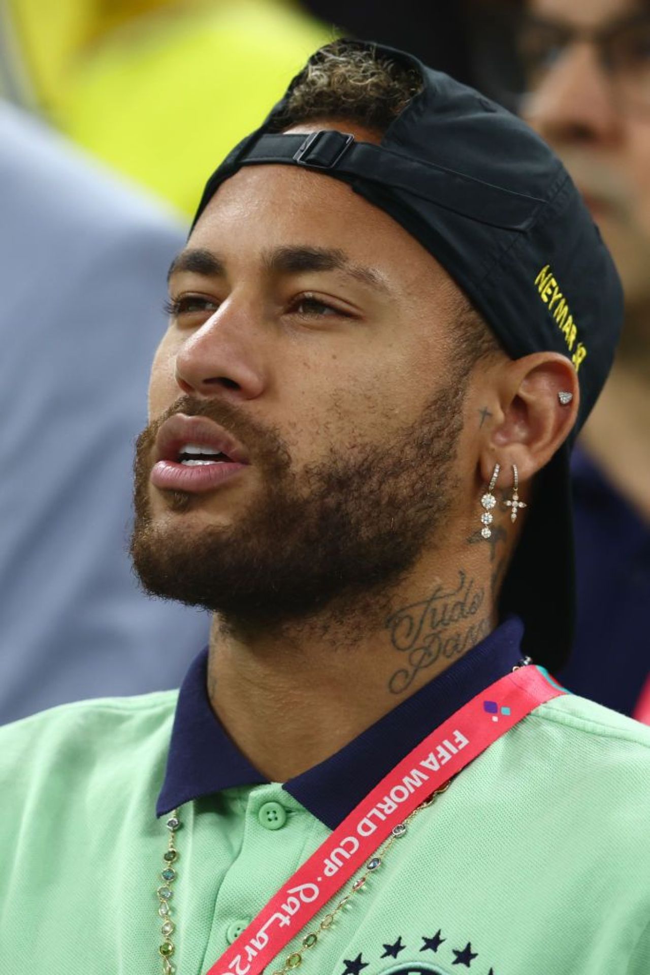 Cum a fost surprins Neymar în tribune, la meciul dintre Camerun și Brazilia_4