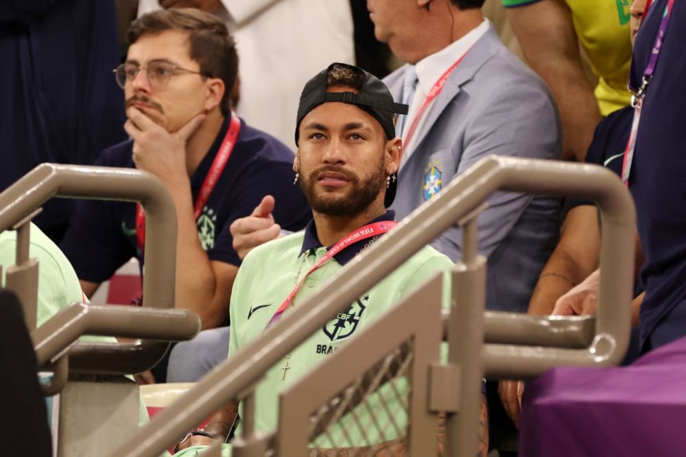 Cum a fost surprins Neymar în tribune, la meciul dintre Camerun și Brazilia_8