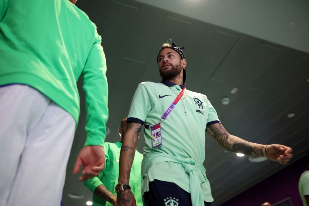 Cum a fost surprins Neymar în tribune, la meciul dintre Camerun și Brazilia_14