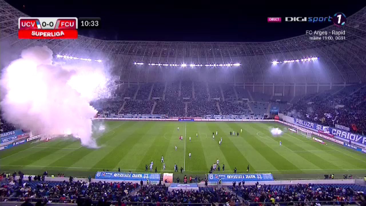 Atmosferă „incendiară” la Craiova. Arbitrul a oprit de trei ori meciul în 10 minute și i-a trimis pe jucători la vestiare _34