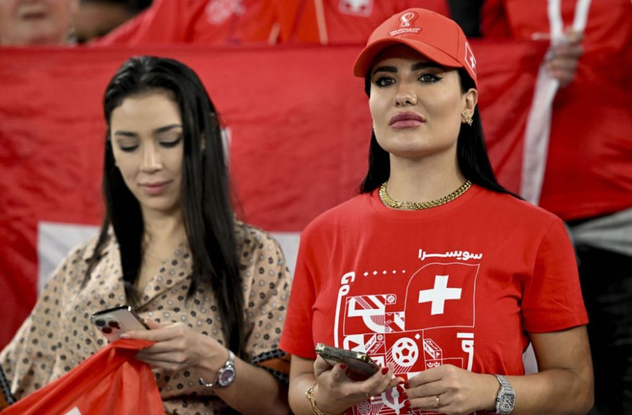 Frumusețile Campionatului Mondial din Qatar! Imagini spectaculoase cu fanele care au făcut senzație în tribune _103