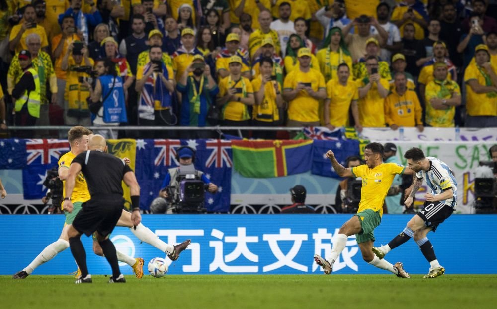 Cele mai tari poze cu Leo Messi din Argentina - Australia. Câți jucători îl înconjurau în momentul în care a deschis scorul_17