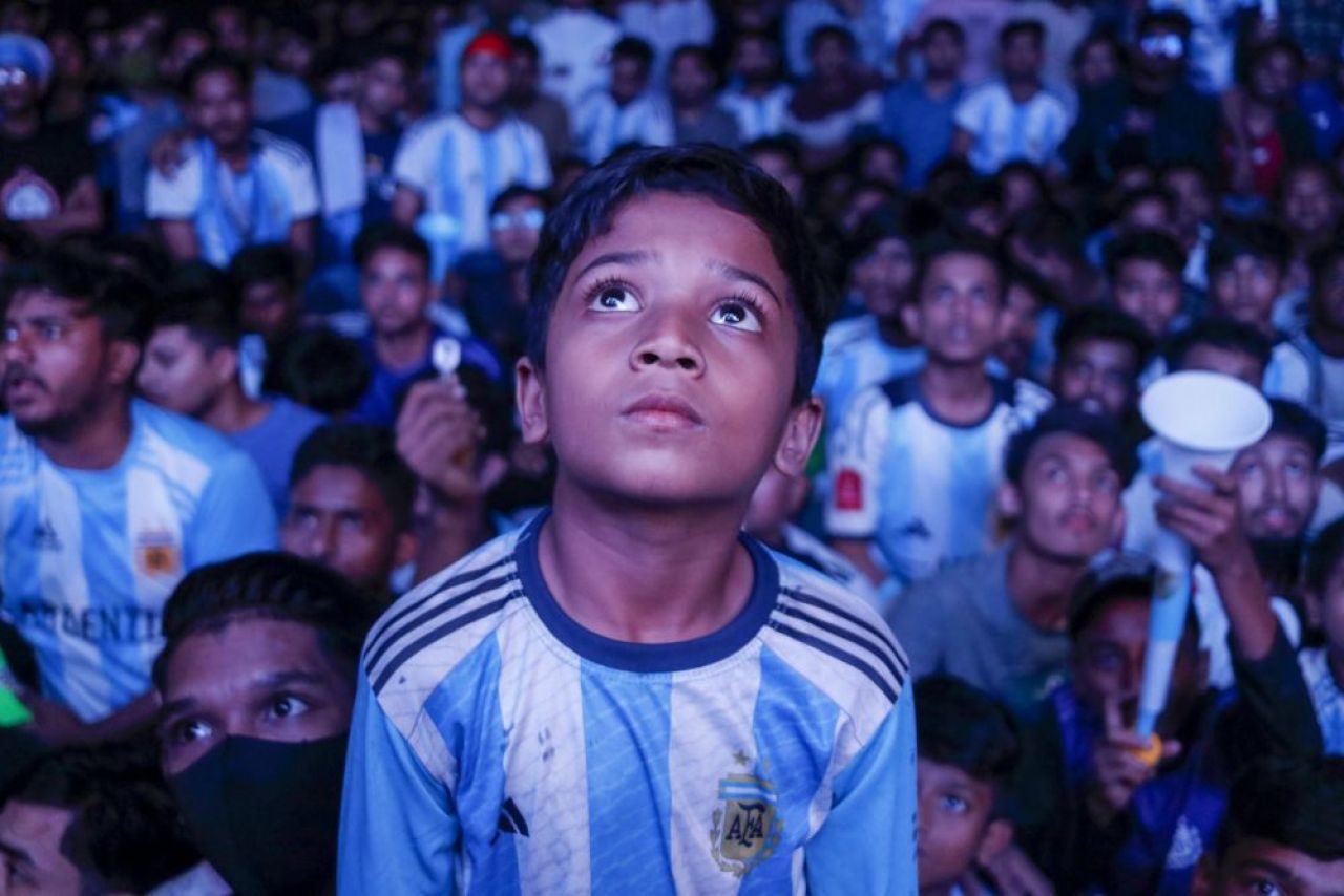 Țara unde toată lumea ține cu Argentina, de când eroul Maradona a dat de pământ cu „coloniștii” englezi_3