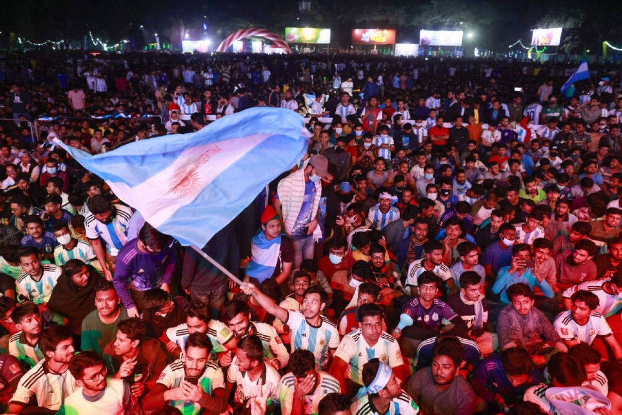 Țara unde toată lumea ține cu Argentina, de când eroul Maradona a dat de pământ cu „coloniștii” englezi_11