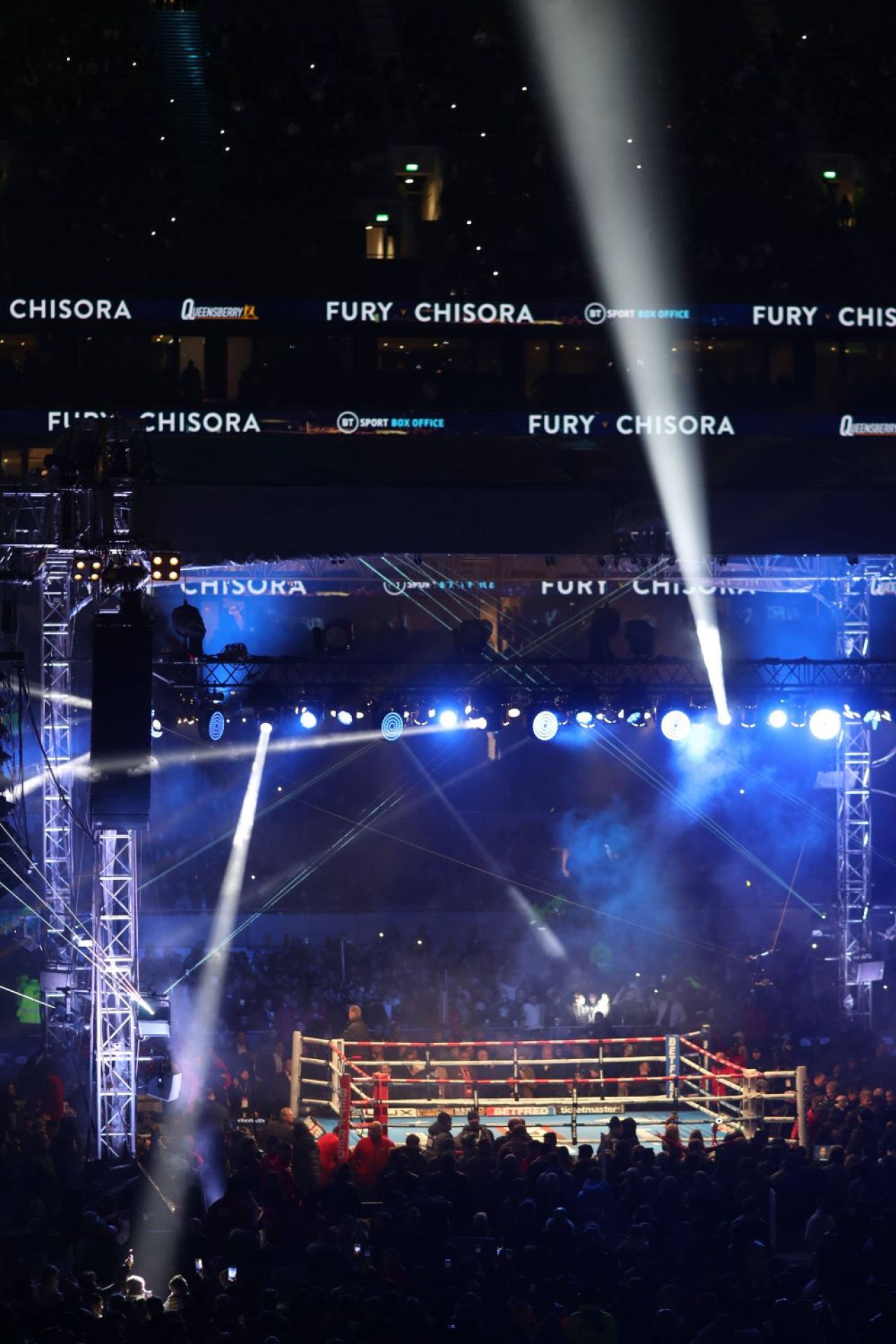 Tyson Fury l-a învins pe Derek Chisora, iar Wayne Rooney a văzut asta LIVE! Lupta a fost transmisă în direct de VOYO_6