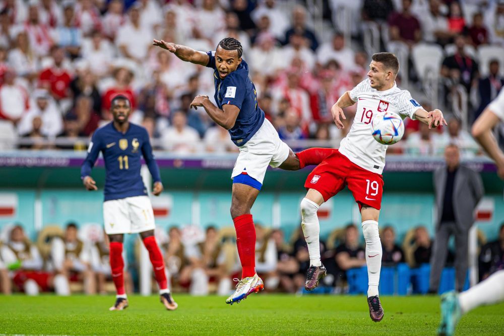 Grabă sau a crezut nu-l vede nimeni? Kounde l-a făcut pe arbitrul meciului Franța - Polonia să oprească jocul. Motivul _1