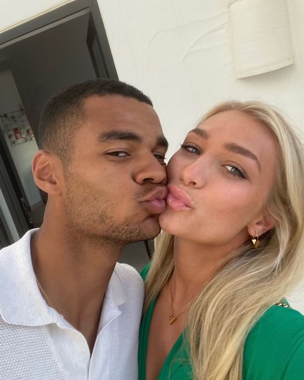 Ea este bomba sexy care se iubește cu starul care a făcut senzație la Mondial și pe care se bat marile echipe _6