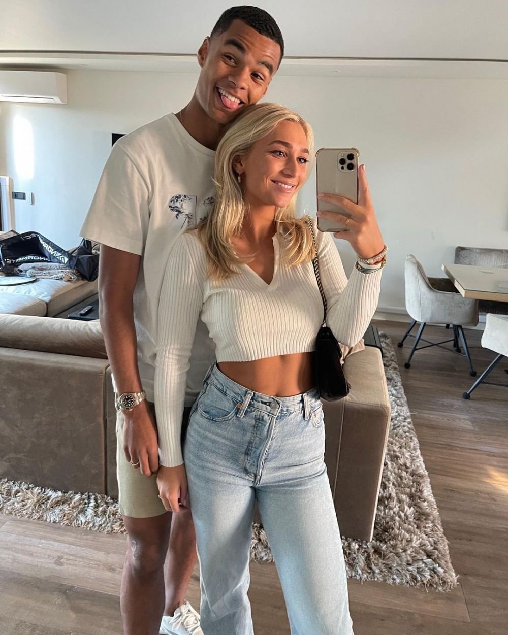 Ea este bomba sexy care se iubește cu starul care a făcut senzație la Mondial și pe care se bat marile echipe _9