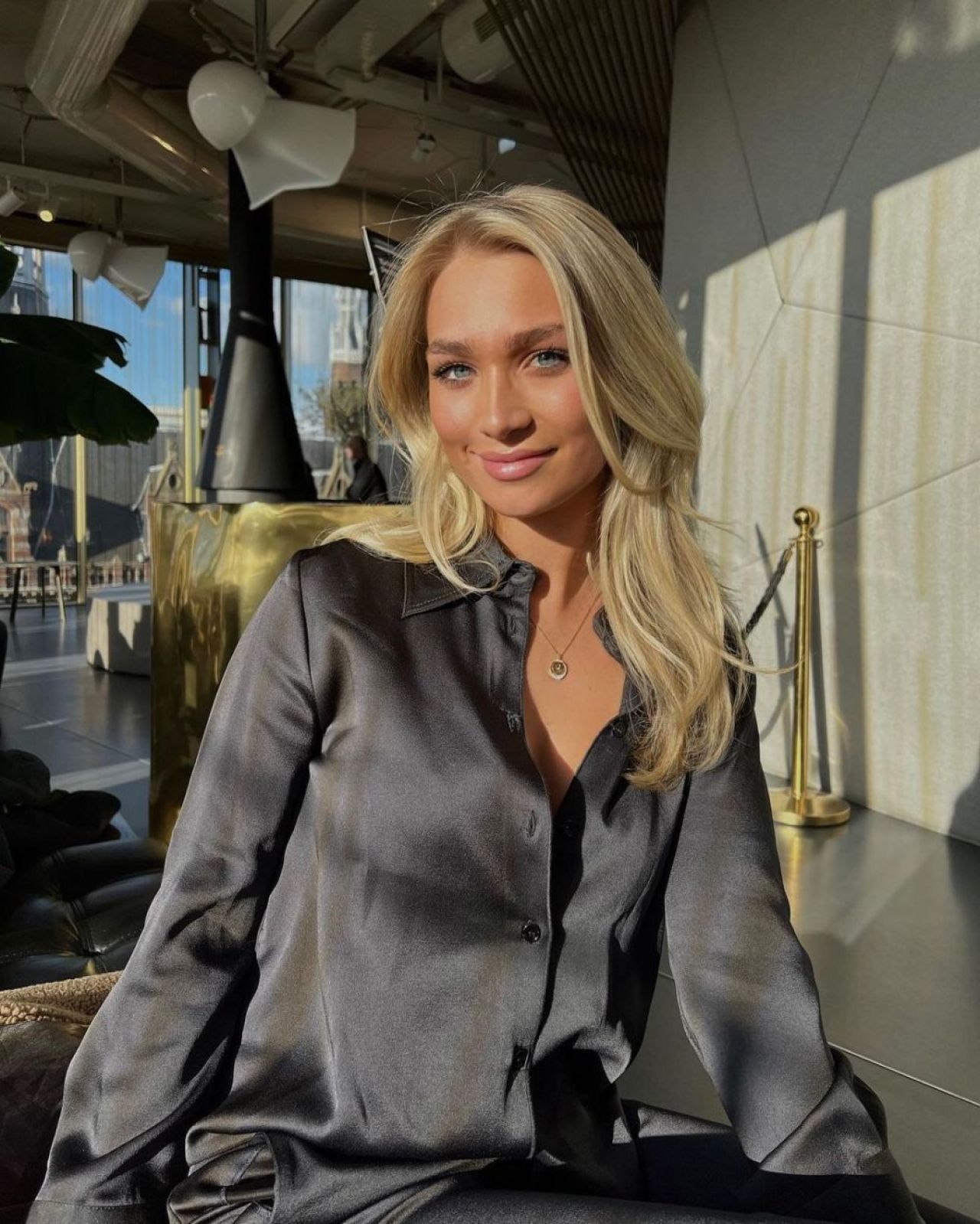 Ea este bomba sexy care se iubește cu starul care a făcut senzație la Mondial și pe care se bat marile echipe _11