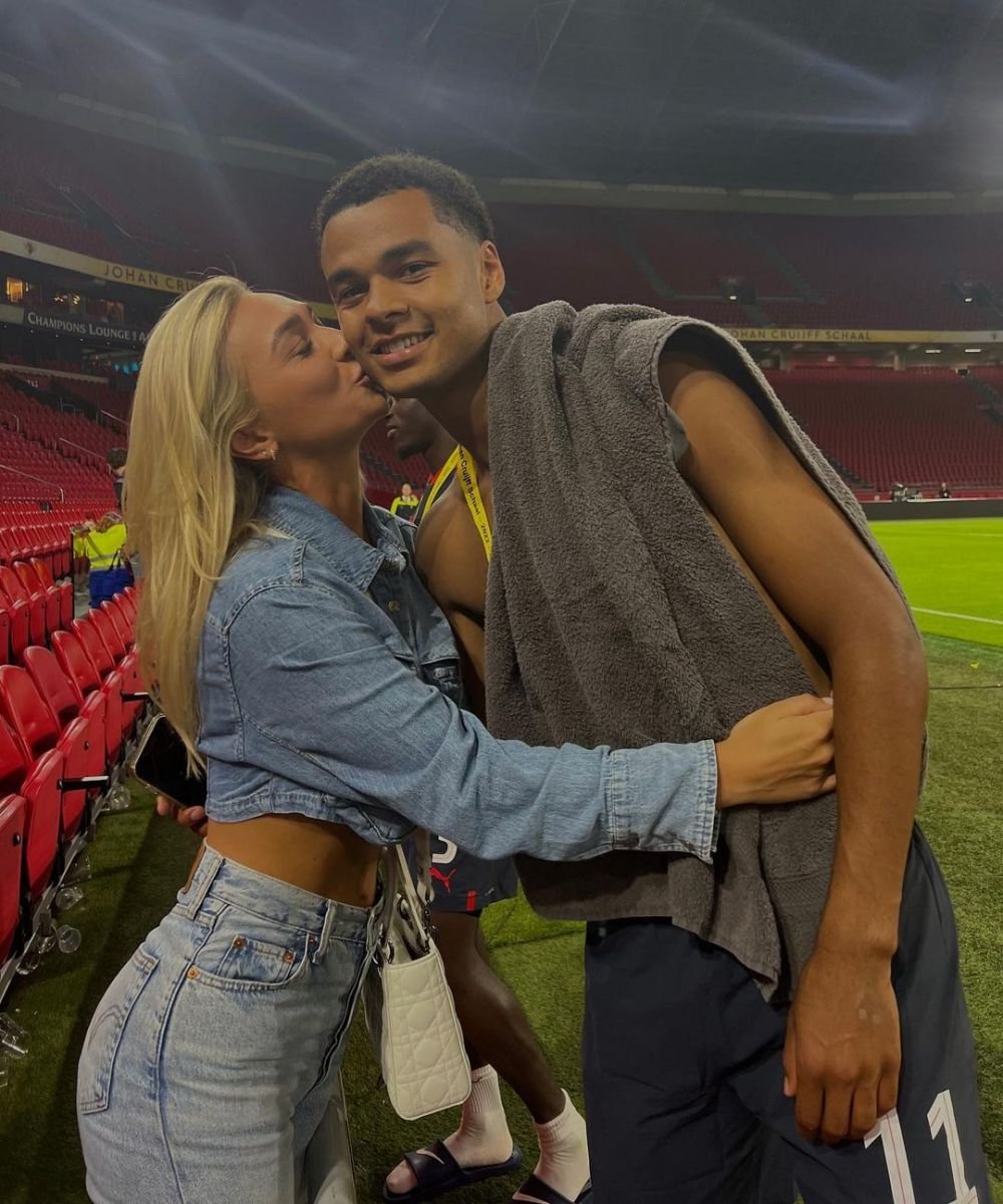 Ea este bomba sexy care se iubește cu starul care a făcut senzație la Mondial și pe care se bat marile echipe _16