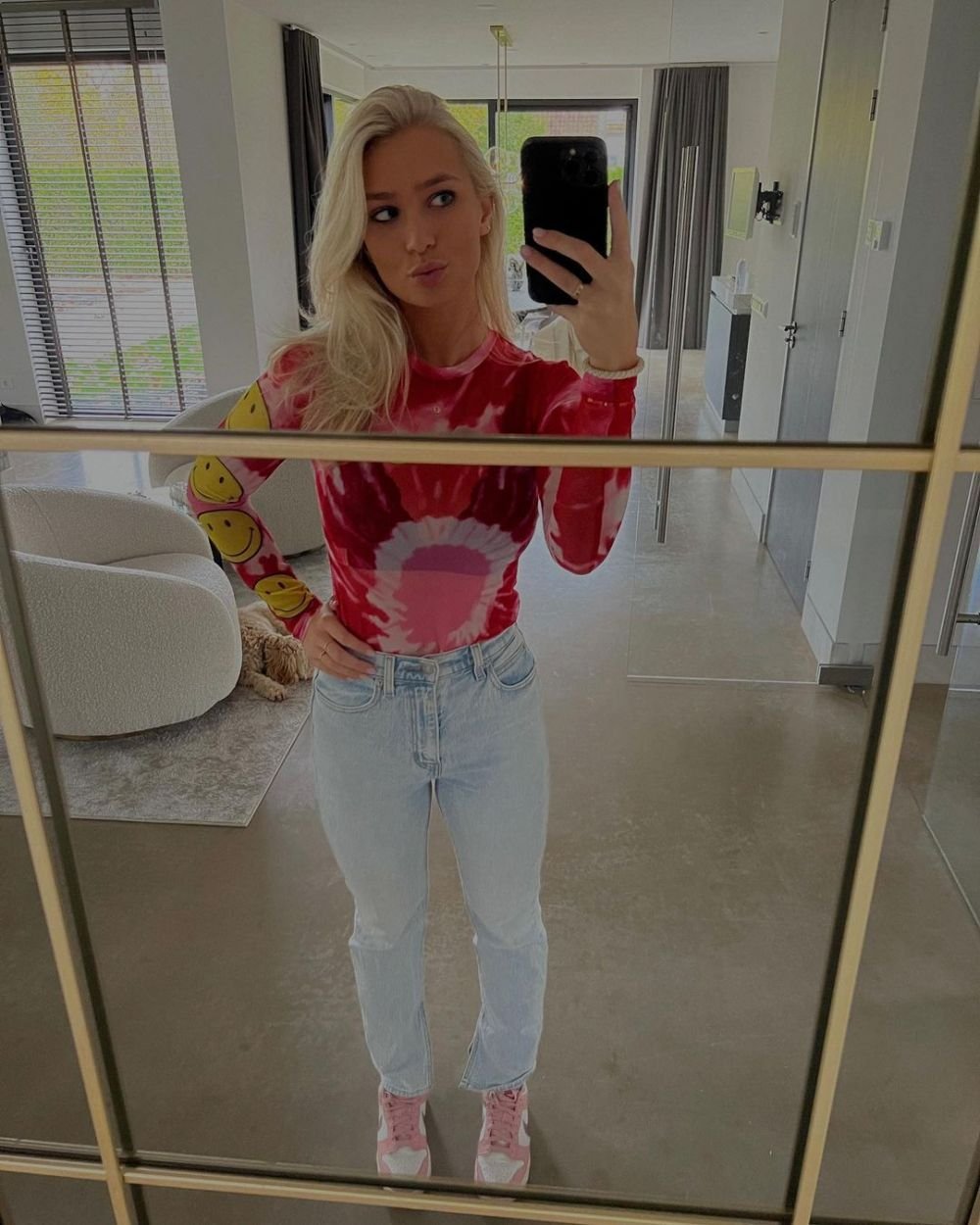 Ea este bomba sexy care se iubește cu starul care a făcut senzație la Mondial și pe care se bat marile echipe _23
