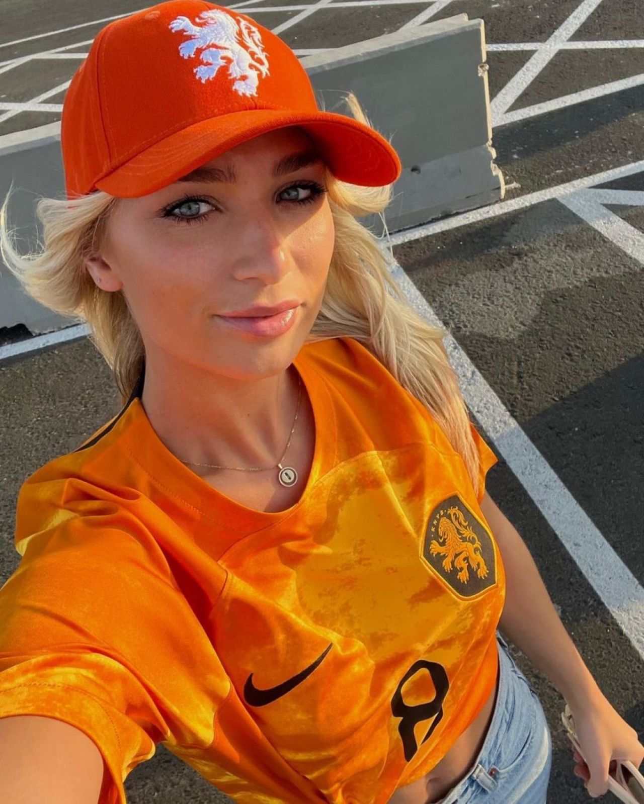 Ea este bomba sexy care se iubește cu starul care a făcut senzație la Mondial și pe care se bat marile echipe _32
