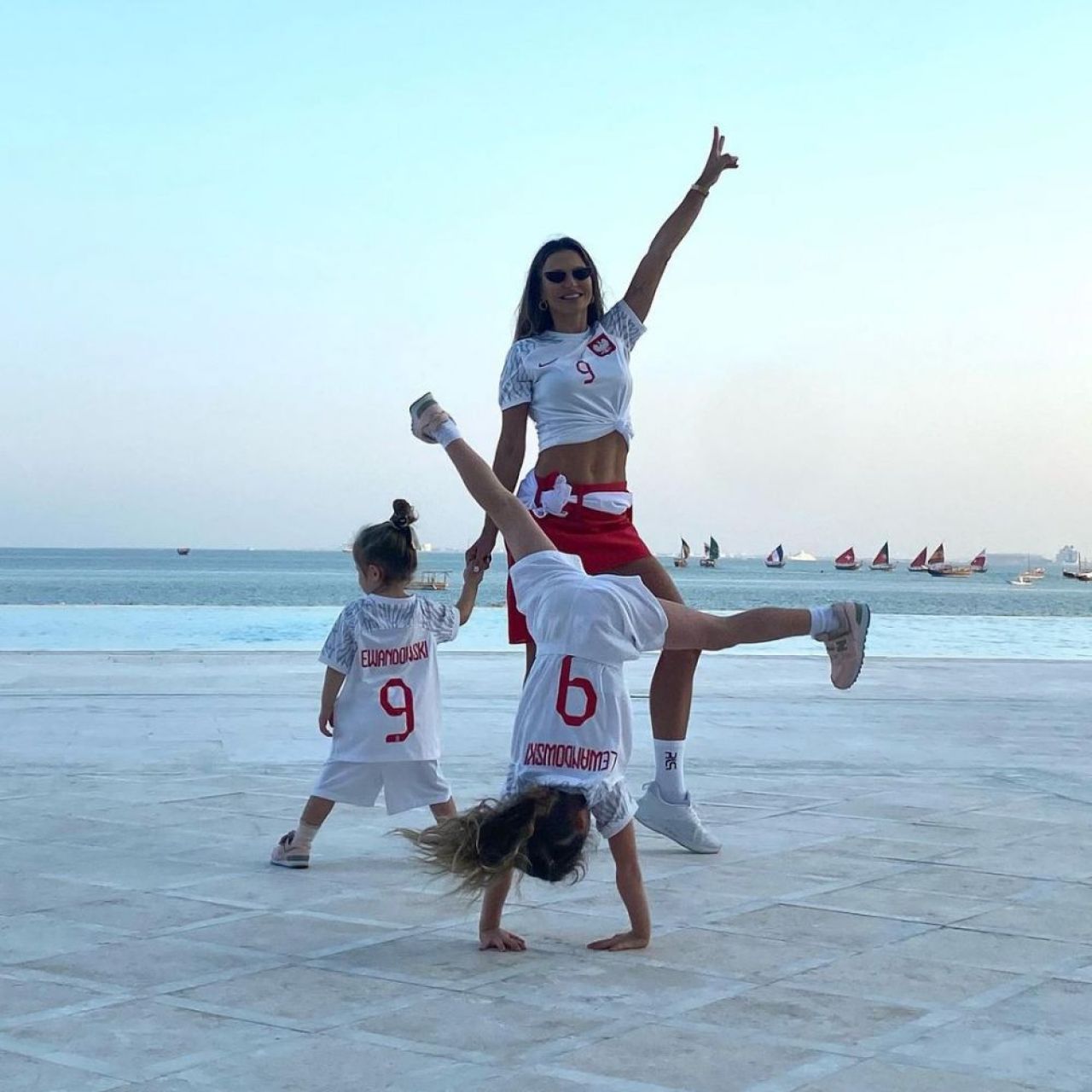 Apariție spectaculoasă a soției lui Robert Lewandowski. Anna a făcut senzație într-un outfit care i-a pus în valoare silueta_3