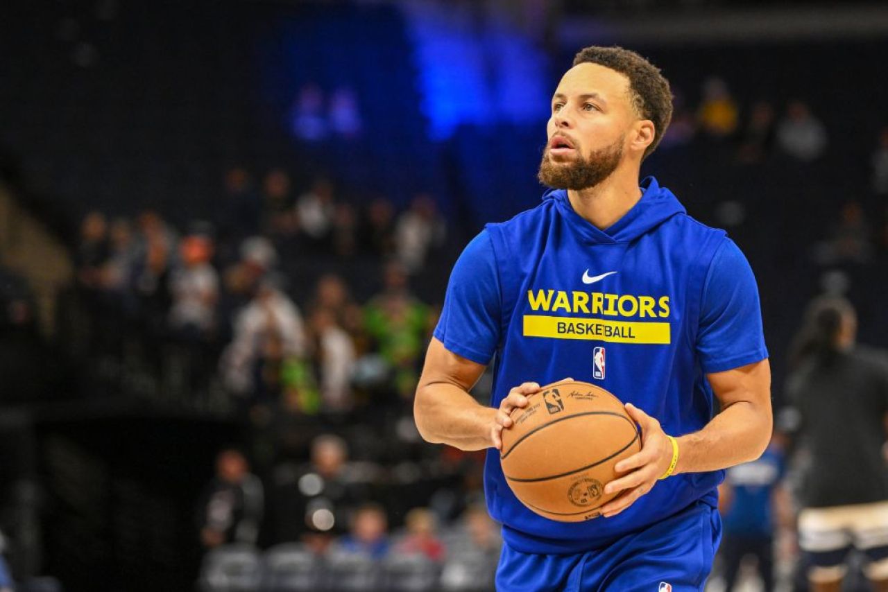 „Extraterestrul” Steph Curry a devenit viral! Ronaldinho, lăsat pe dinafară de performanța baschetbalistului american_1
