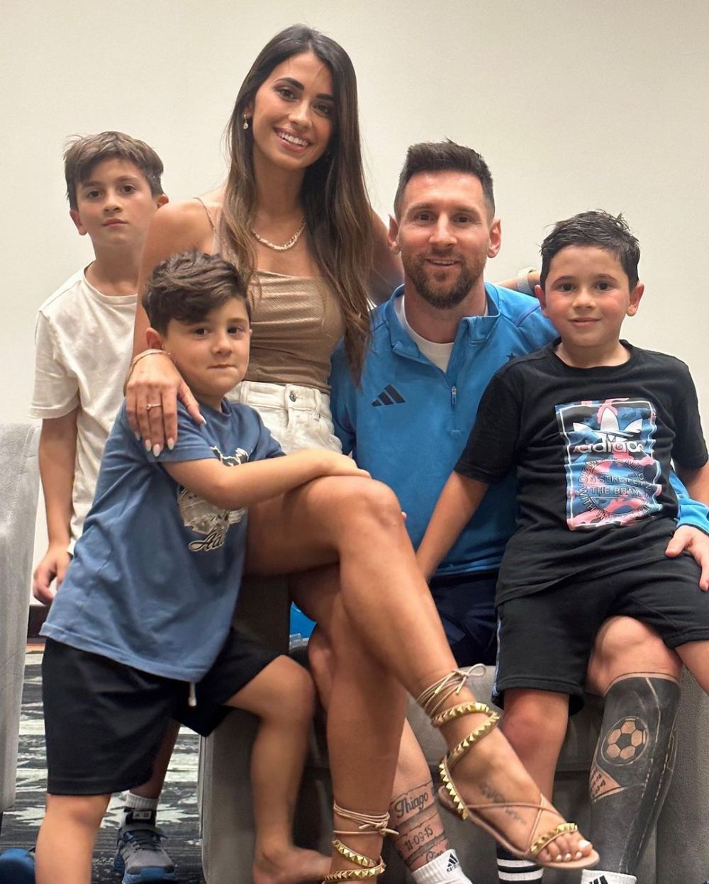 Fotografia postată de soția lui Lionel Messi după victoria Argentinei împotriva Australiei. A strâns peste 17 milioane de aprecieri_7