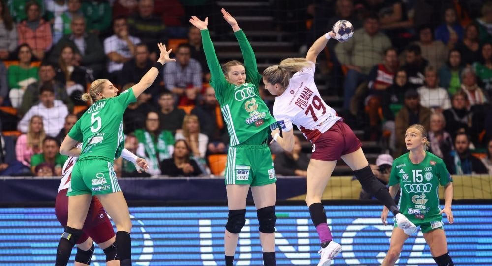 Toți ochii pe ea! Estavana Polman, cea mai bună jucătoare de la Mondialul din 2019, a debutat în tricoul Rapidului! Atenția a fost pe iubita lui Van Der Vaart_15